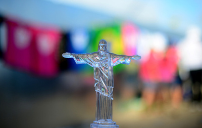 司祭が自撮りの裸写真、除名の可能性も ブラジル