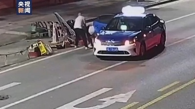 中国少年が電動自転車で転倒して動脈を負傷 タクシーの運転手が救助