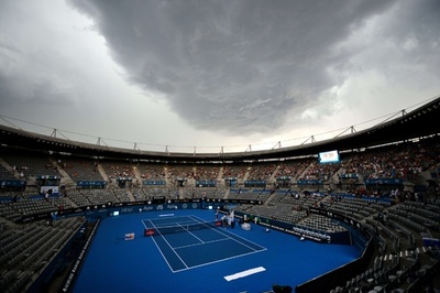 悪天候で男女シングルスの試合が順延、アピア国際