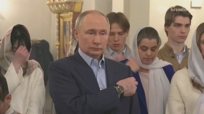 動画:プーチン氏、戦死兵家族と面会 ロシア正教クリスマスに