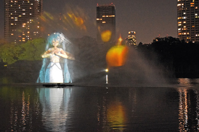 舞台は江戸の面影残す浜離宮と高層ビル 「初音ミク」が歌う東京の150年