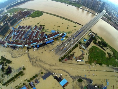 中国・浙江省で豪雨、2万人以上が避難