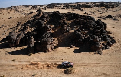 【今日のダカールラリー】ペテランセルが今大会初の区間V、アロンソ13位