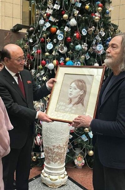 ロシア外務省報道官、北朝鮮の金与正氏に「肖像画」贈呈…新年の贈り物交換、北朝鮮からは花瓶