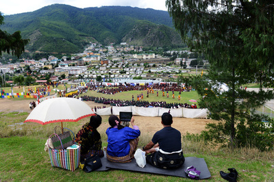 国民の幸福度向上も「社会的孤立」が問題化、ブータン