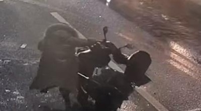 「教科書式」人命救助 女性が雪の夜道で示した交通事故の負傷者への対処とは 中国