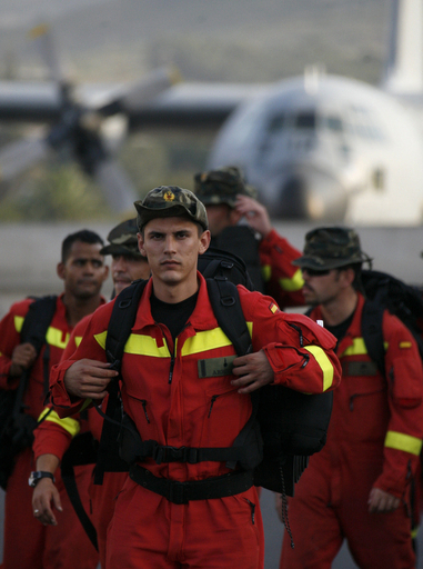 カナリア諸島の大規模山火事、首相が現場視察へ