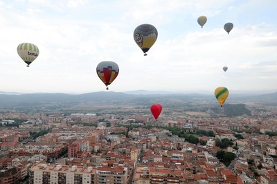 熱気球大会開催 スペイン・カタルーニャ州