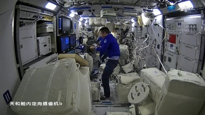 中国宇宙飛行士の宇宙ステーションでの最初の1週間は「大忙し」 