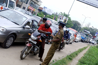 停戦失効迫るスリランカで閣僚爆殺