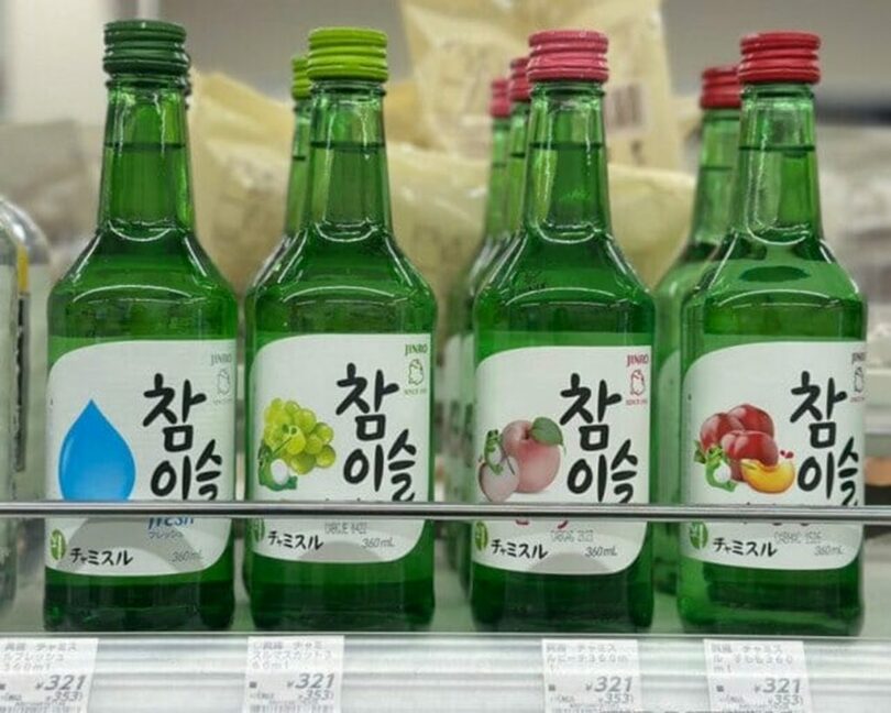 日本のコンビニに陳列されている果実焼酎(c)KOREA WAVE