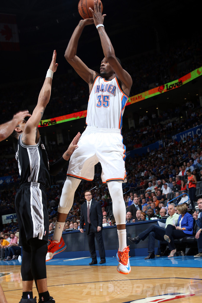 サンダーがスパーズの連勝記録更新を阻止