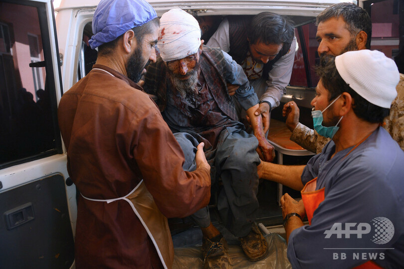 アフガン政府庁舎襲撃、死者15人 西部ではバス爆破で11人死亡