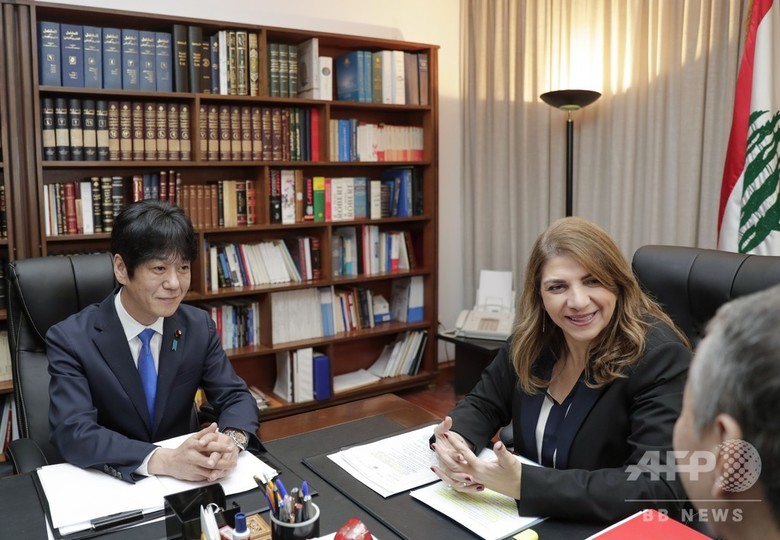 ヤンキー先生 こと義家法務副大臣 レバノン大統領らと会談 ゴーン被告について協議 写真10枚 国際ニュース Afpbb News