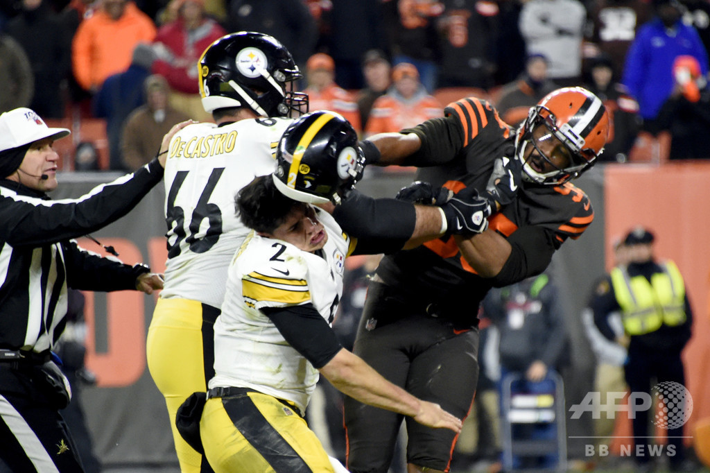 ヘルメットで相手殴打のNFL選手、出場停止処分が解除に ヘルメットで相手殴打のNFL選手、出場停止処分が解除に