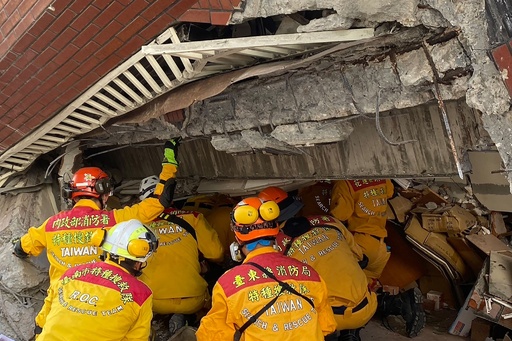 台湾、過去25年で最も強い地震 死者9人、負傷者800人以上に 写真10枚