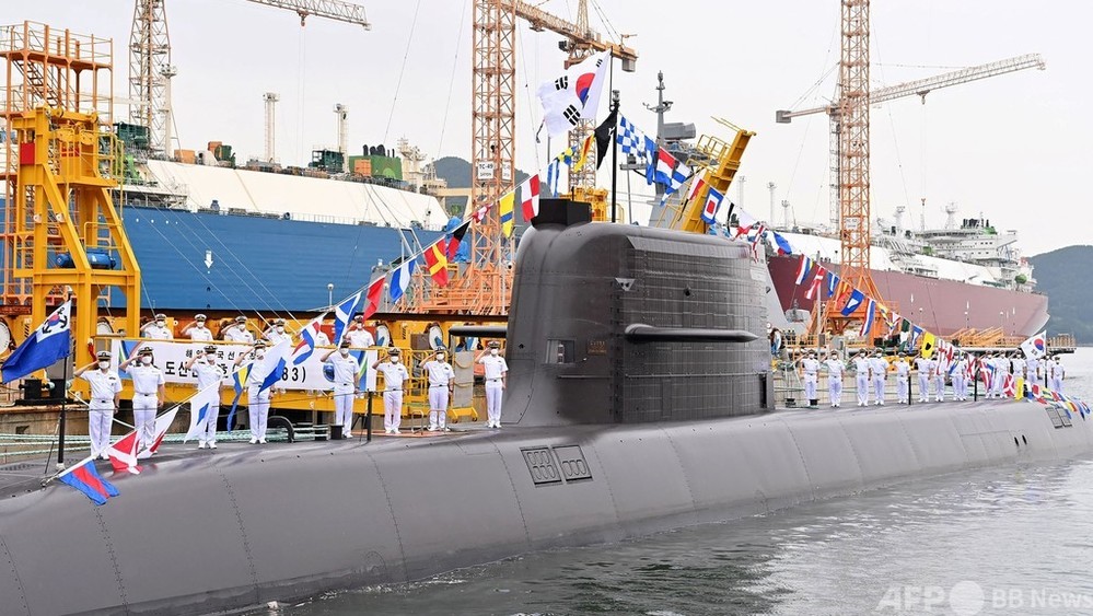 韓国、国産の潜水艦発射弾道ミサイル発射実験に成功 報道