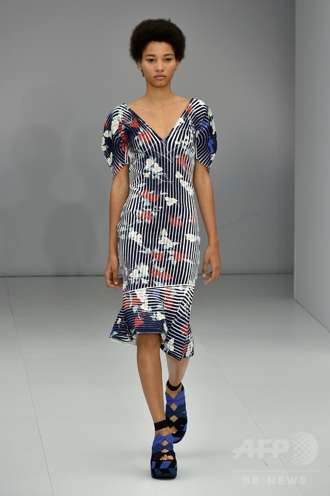 「サルヴァトーレ フェラガモ」」17年春夏