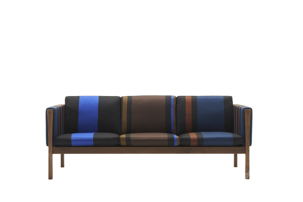 「ポール・スミス」デザイン、コラボ家具をチェック