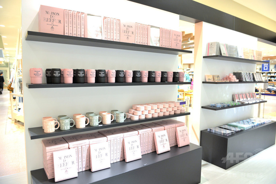 梨花、ブランド初のポップアップショップを大阪・名古屋にオープン