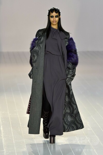 「マーク ジェイコブス」16/17年秋冬コレクション