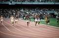 メキシコシティー五輪、陸上競技・男子200メートルのゴールの瞬間（1968年10月16日撮影）。(c)AFP PHOTO / EPU