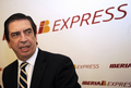 スペイン・マドリード（Madrid）で格安航空会社イベリア・エクスプレス「（Iberia Express）」について記者会見するイベリア（Iberia）航空のラファエル・サンチェス・ロサーノ（Rafael Sanchez-Lozano）最高経営責任者（2012年3月23日撮影）。(c)AFP/DOMINIQUE FAGET