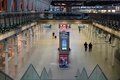 閑散とした英ロンドンのセントパンクラス駅（2020年12月21日撮影）。(c)Niklas HALLE&apos;N / AFP