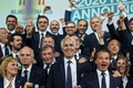 スイス・ローザンヌで行われた国際オリンピック委員会（IOC）総会で、2026年冬季五輪の開催地にイタリアのミラノ・コルティナダンペッツォが決定し喜ぶ同国代表団（2019年6月24日撮影）。(c)XU Jinquan / POOL / AFP