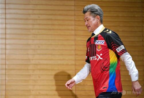 58歳「キングカズ」がJ3福島入団会見 「1分1秒でも長くピッチに」 写真