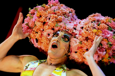 ミュージカル『プリシラ』豪華衣装が500着