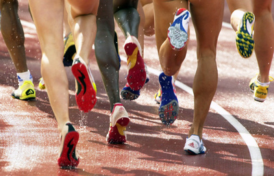 ばねで歩行支援、「外骨格」でエネルギー消費7％減 米研究