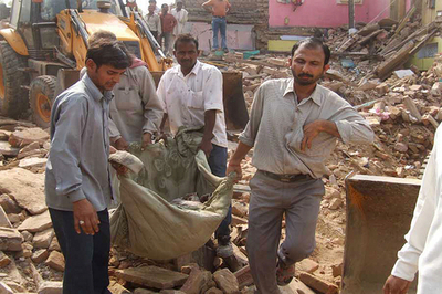 違法操業の花火工場で爆発、23人死亡 インド