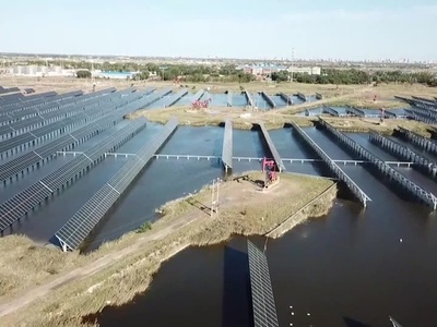 動画:CNPC初の水上太陽光発電所、大慶油田にクリーン電力供給