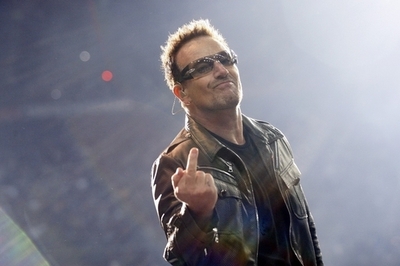 U2、フランスで渾身のパフォーマンス