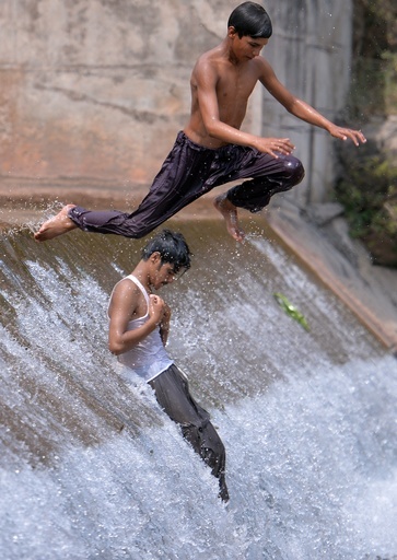 パキスタンの熱波、死者200人近くに 政府、軍に支援要請