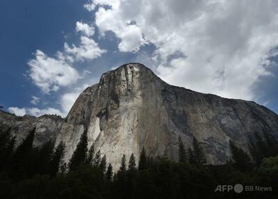 著名な米国人クライマー、エルキャピタンでライブ配信中に転落死