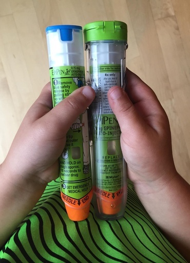 価格つり上げのアレルギー薬、メーカーが患者負担軽減 値下げは拒否