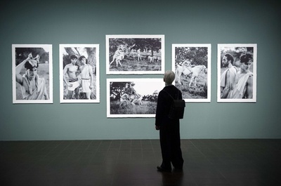 カール・ラガーフェルドの写真展、ハンブルク美術館で開催