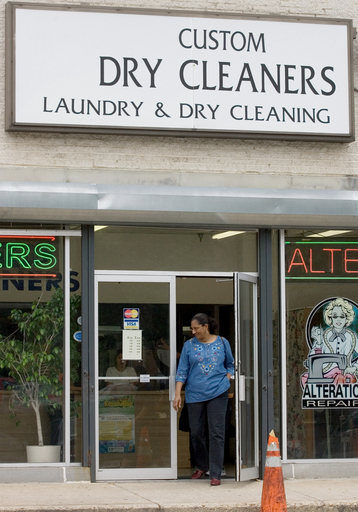 紛失ズボンをめぐる巨額損害賠償訴訟、控訴審始まる