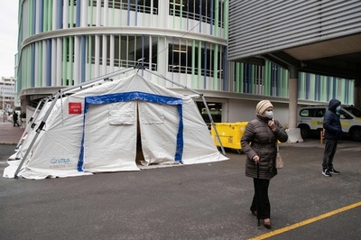 新型コロナ、フランスの死者16人 感染者949人に