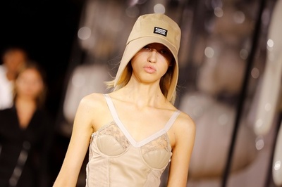 「バーバリー」20年春夏