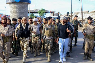 イエメンの南部分離独立派、自治を宣言 暫定政府と決裂