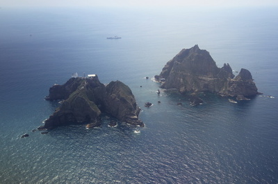 竹島近海で韓国の救助ヘリ墜落、7人不明
