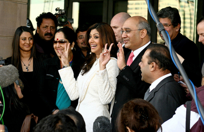 人種問題で渦中のボリウッド女優シルパ・シェティ 英国政府に感謝の意を表す - 英国