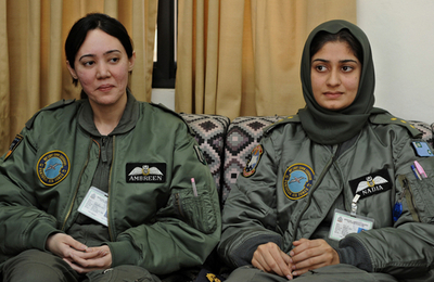 パキスタン空軍初、女性の戦闘機パイロットたち