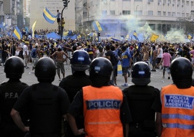 W杯まで半年、活発化する南米の過激サポーター集団