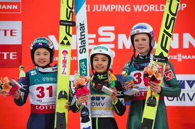高梨、歴代最多タイの通算53勝目 ジャンプW杯女子