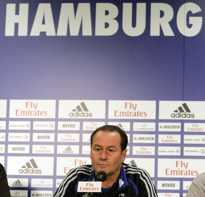 ステフェンス監督 シーズン終了後に退団しPSVへ