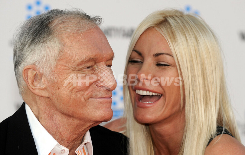 プレイボーイ創刊者ヘフナー氏、60歳年下女性とついに結婚